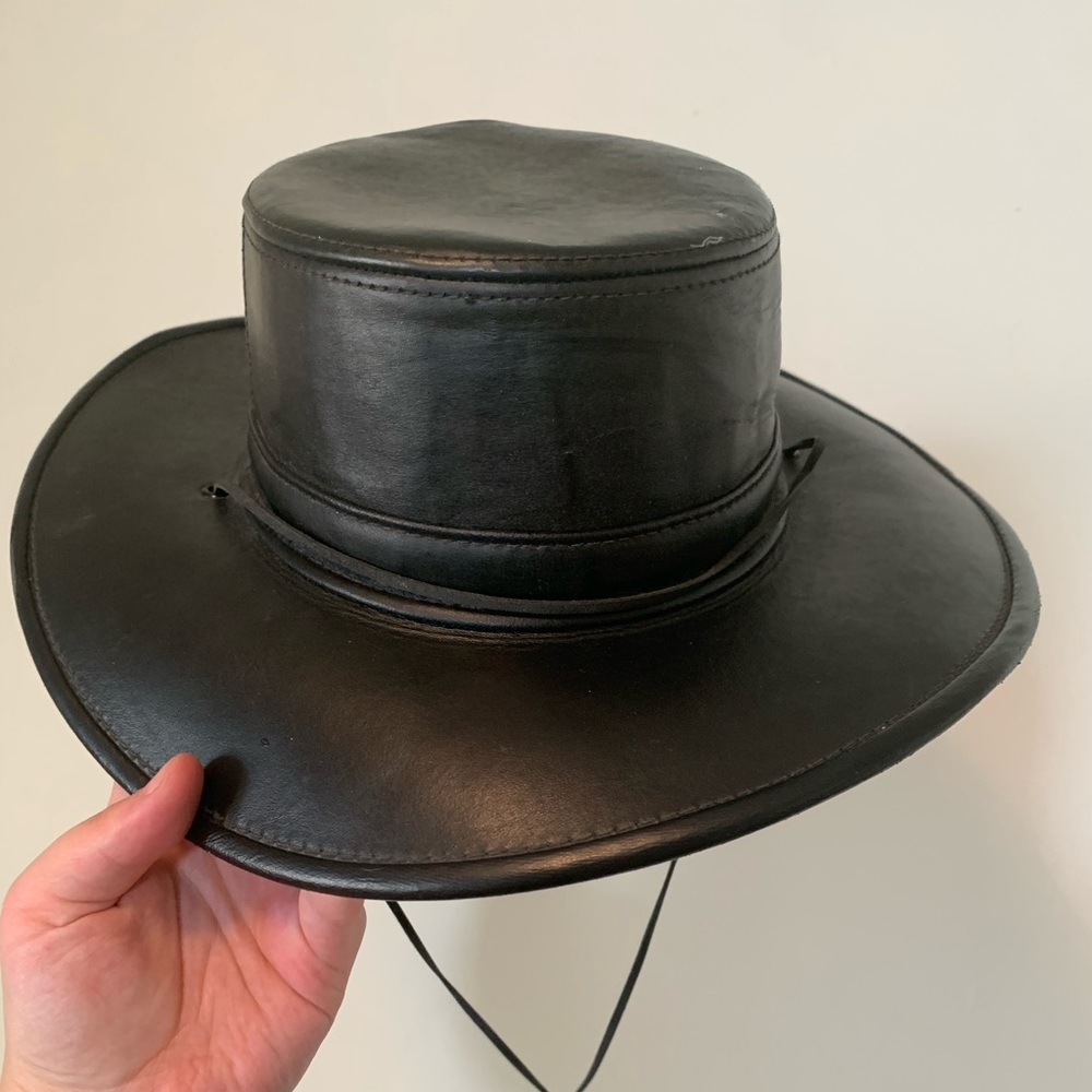 Genuine leather Henschel brimmed hat with strap